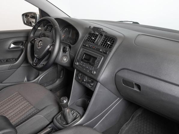 Volkswagen Polo V Рестайлинг с пробегом 2016 года, цена 902 000 рублей, 224181 км, седан, Автокод Объявления