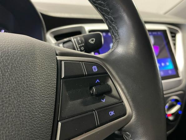 Hyundai Solaris II с пробегом 2019 года, цена 1 490 000 рублей, 93047 км, седан, Автокод Объявления