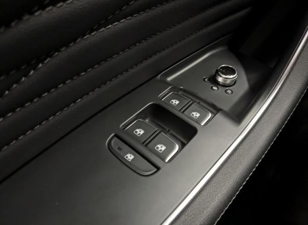 Hongqi HS5 I с пробегом 2024 года, цена 2 850 000 рублей, 21176 км, внедорожник, Автокод Объявления