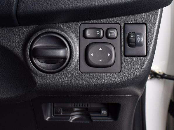 Toyota Vitz III (XP130) Рестайлинг 2 с пробегом 2017 года, цена 929 999 рублей, 67917 км, хэтчбек, Автокод Объявления