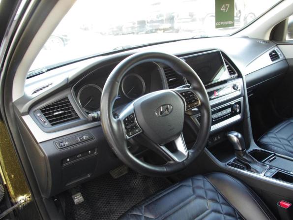 Hyundai Sonata VII (LF) Рестайлинг с пробегом 2019 года, цена 1 649 000 рублей, 123570 км, седан, Автокод Объявления