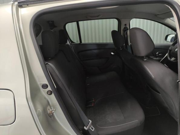 Renault Sandero II с пробегом 2016 года, цена 950 000 рублей, 110053 км, хэтчбек, Автокод Объявления