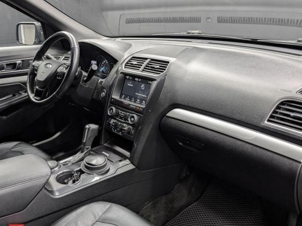 Ford Explorer V Рестайлинг с пробегом 2017 года, цена 2 775 000 рублей, 119596 км, внедорожник, Автокод Объявления