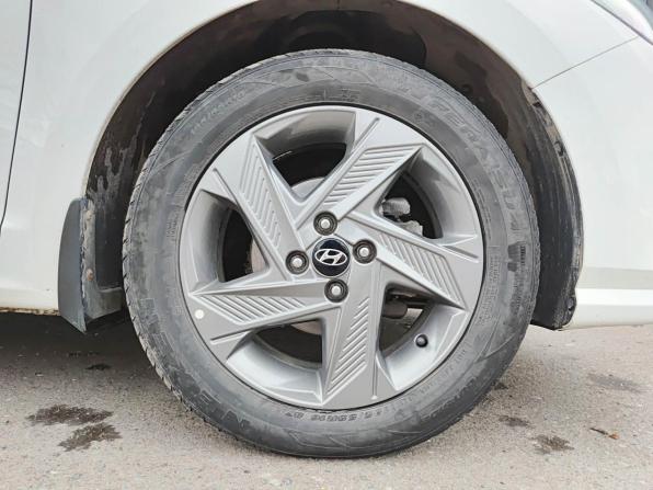 Hyundai Solaris II Рестайлинг с пробегом 2021 года, цена 2 010 000 рублей, 15580 км, седан, Автокод Объявления