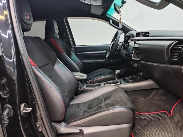 Toyota Hilux VIII Рестайлинг 2 с пробегом 2022 года, цена 5 695 000 рублей, 63000 км, пикап, Автокод Объявления