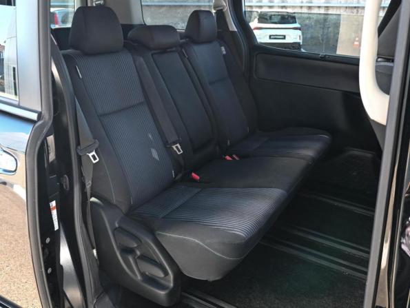 Toyota Voxy III (R80) с пробегом 2016 года, цена 1 999 000 рублей, 130778 км, минивэн, Автокод Объявления