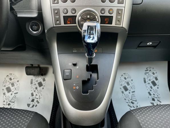 Toyota Verso I с пробегом 2010 года, цена 1 050 000 рублей, 190000 км, компактвэн, Автокод Объявления