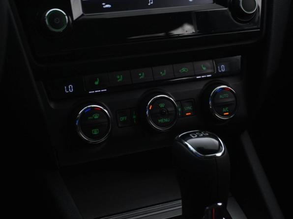 Skoda Octavia III (A7) с пробегом 2017 года, цена 1 180 000 рублей, 274281 км, лифтбек, Автокод Объявления