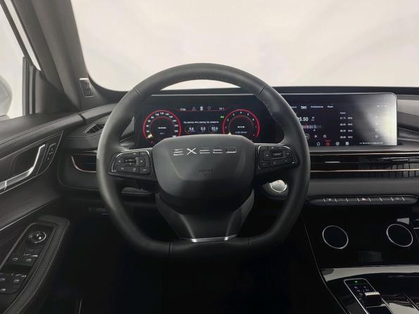 Exeed LX I Рестайлинг 2 с пробегом 2025 года, цена 2 570 000 рублей, 1133 км, внедорожник, Автокод Объявления