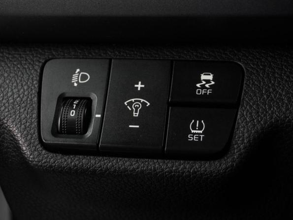 Kia Rio IV (Global market) с пробегом 2018 года, цена 1 049 000 рублей, 162445 км, хэтчбек, Автокод Объявления