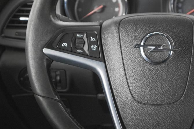Opel Astra J Рестайлинг с пробегом 2012 года, цена 729 000 рублей, 191000 км, хэтчбек, Автокод Объявления