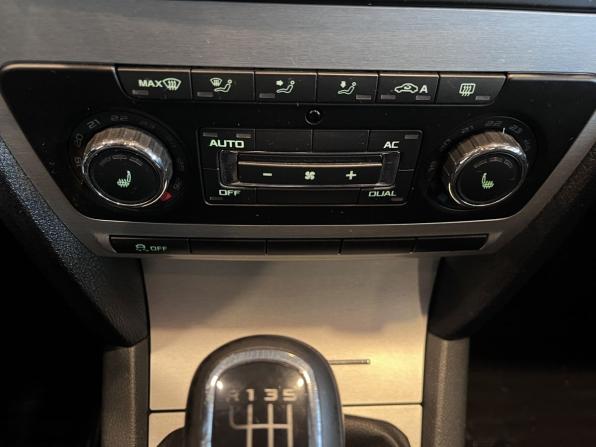 Skoda Octavia II (A5) Рестайлинг с пробегом 2011 года, цена 1 080 000 рублей, 316707 км, универсал, Автокод Объявления