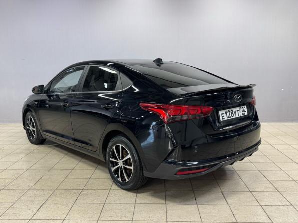 Hyundai Solaris II Рестайлинг с пробегом 2022 года, цена 1 600 000 рублей, 76000 км, седан, Автокод Объявления
