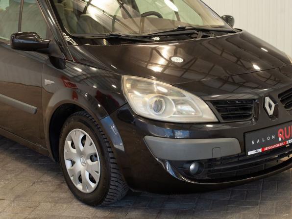 Renault Scenic II Рестайлинг с пробегом 2006 года, цена 465 000 рублей, 240784 км, компактвэн, Автокод Объявления