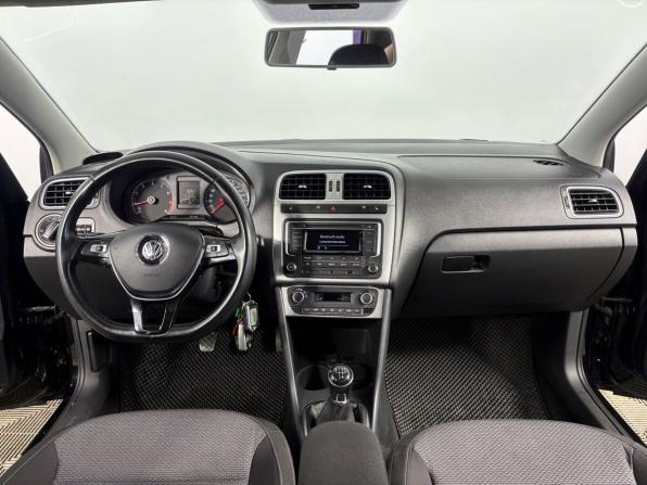 Volkswagen Polo V Рестайлинг с пробегом 2018 года, цена 1 330 000 рублей, 91409 км, седан, Автокод Объявления