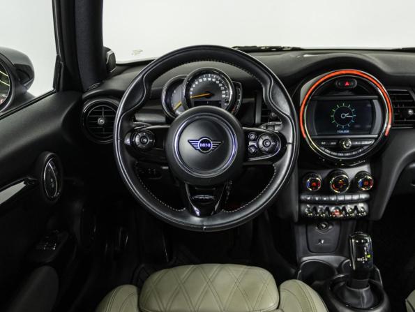 Mini Hatch III (F55/F56) Рестайлинг с пробегом 2020 года, цена 3 185 325 рублей, 42379 км, хэтчбек, Автокод Объявления
