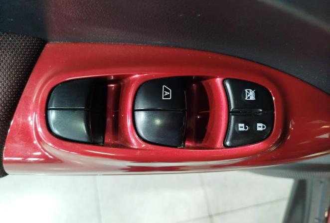 Nissan Juke I с пробегом 2012 года, цена 1 115 000 рублей, 192217 км, внедорожник, Автокод Объявления