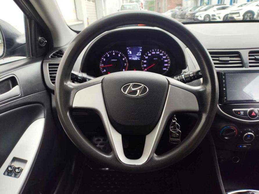 Hyundai Solaris I Санкт-Петербург  - изображение 21