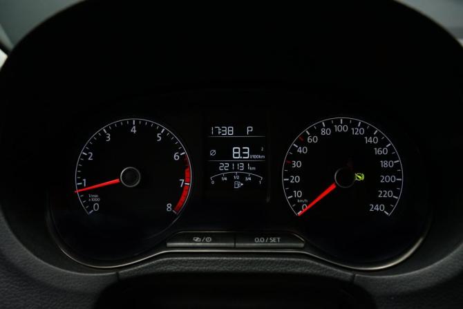 Volkswagen Polo V Рестайлинг с пробегом 2016 года, цена 1 093 000 рублей, 220000 км, седан, Автокод Объявления