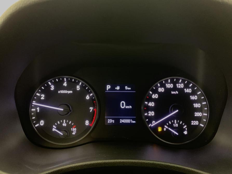 Hyundai Solaris II Москва  - изображение 14