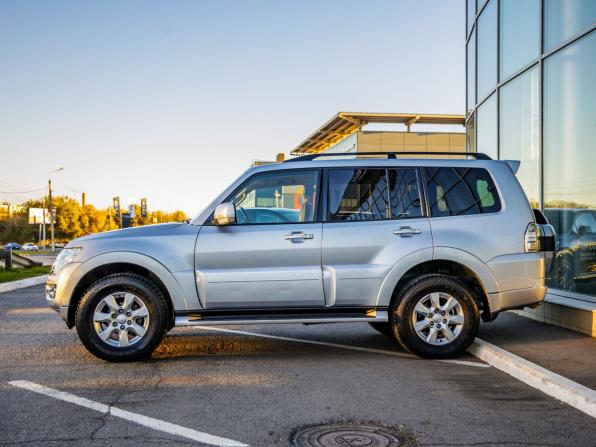 Mitsubishi Pajero IV Рестайлинг 2 с пробегом 2015 года, цена 2 698 000 рублей, 147138 км, внедорожник, Автокод Объявления