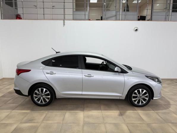 Hyundai Solaris II Рестайлинг с пробегом 2021 года, цена 1 800 000 рублей, 44697 км, седан, Автокод Объявления