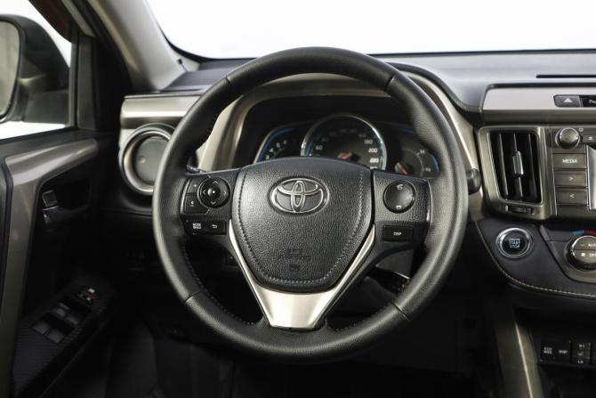 Toyota RAV4 IV (XA40) с пробегом 2014 года, цена 2 399 000 рублей, 131000 км, внедорожник, Автокод Объявления