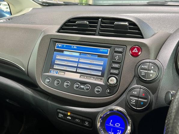 Honda Fit Shuttle I с пробегом 2011 года, цена 980 000 рублей, 186000 км, универсал, Автокод Объявления