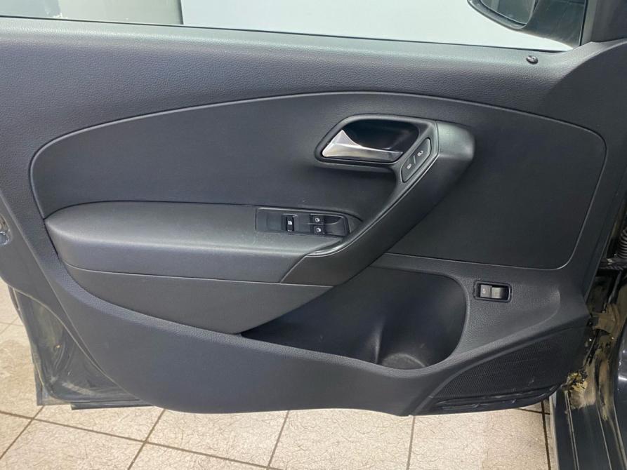 Volkswagen Polo V Рестайлинг Санкт-Петербург  - изображение 11
