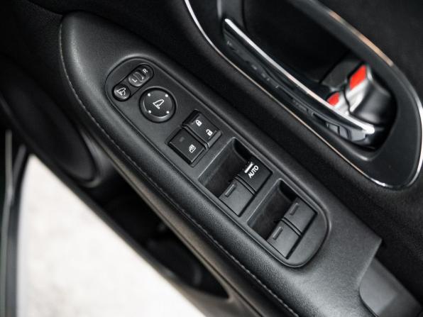 Honda Vezel I с пробегом 2013 года, цена 1 420 500 рублей, 154878 км, внедорожник, Автокод Объявления
