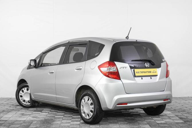 Honda Fit II с пробегом 2013 года, цена 769 000 рублей, 166000 км, хэтчбек, Автокод Объявления