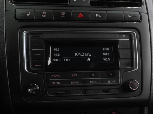 Volkswagen Polo V Рестайлинг с пробегом 2016 года, цена 1 070 000 рублей, 134477 км, седан, Автокод Объявления