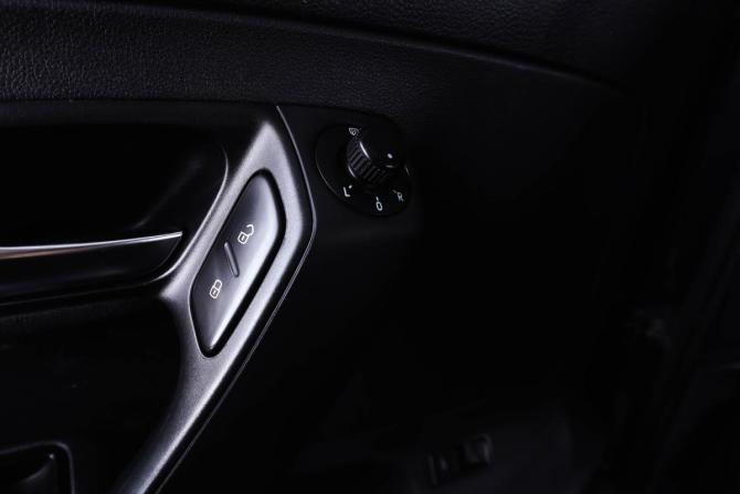 Volkswagen Polo V с пробегом 2015 года, цена 949 000 рублей, 203000 км, седан, Автокод Объявления