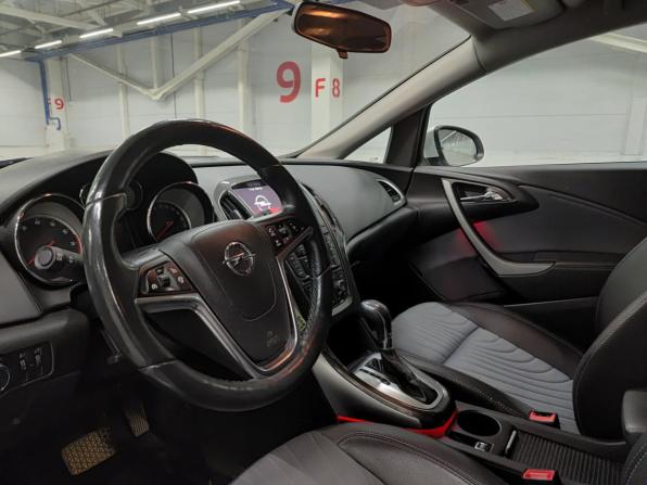 Opel Astra J Рестайлинг с пробегом 2014 года, цена 799 000 рублей, 97932 км, хэтчбек, Автокод Объявления