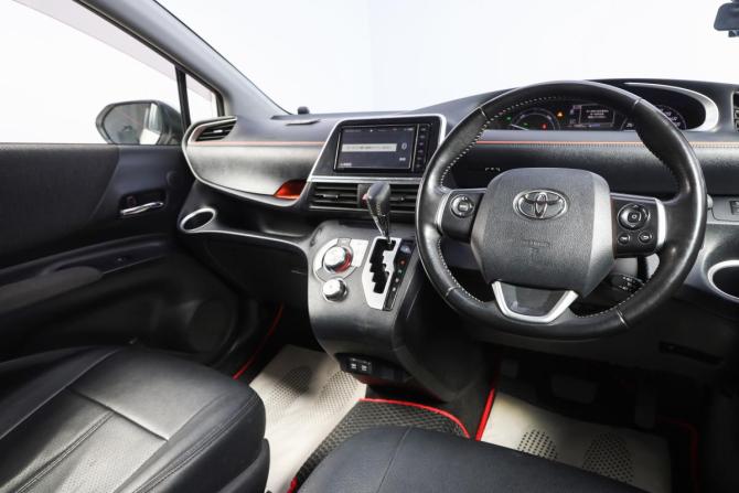 Toyota Sienta II Рестайлинг с пробегом 2020 года, цена 1 899 000 рублей, 74000 км, компактвэн, Автокод Объявления