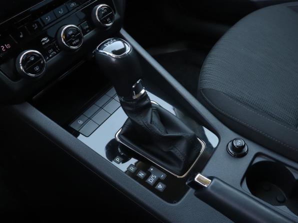 Skoda Octavia III (A7) Рестайлинг с пробегом 2018 года, цена 1 840 000 рублей, 178429 км, лифтбек, Автокод Объявления