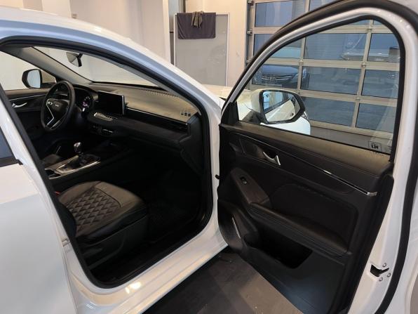 Haval Jolion I с пробегом 2023 года, цена 1 875 000 рублей, 45727 км, внедорожник, Автокод Объявления