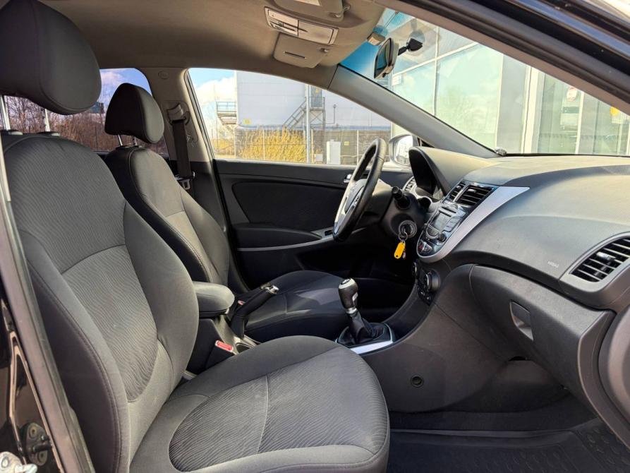 Hyundai Solaris I Санкт-Петербург  - изображение 14