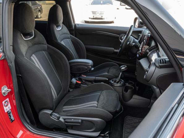 Mini Hatch III (F55/F56) с пробегом 2016 года, цена 2 430 000 рублей, 77933 км, хэтчбек, Автокод Объявления