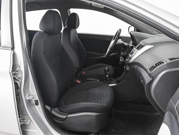 Hyundai Solaris I Рестайлинг с пробегом 2015 года, цена 1 029 000 рублей, 69750 км, хэтчбек, Автокод Объявления