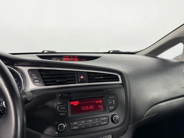 Kia Ceed II Рестайлинг с пробегом 2015 года, цена 1 050 000 рублей, 227796 км, хэтчбек, Автокод Объявления