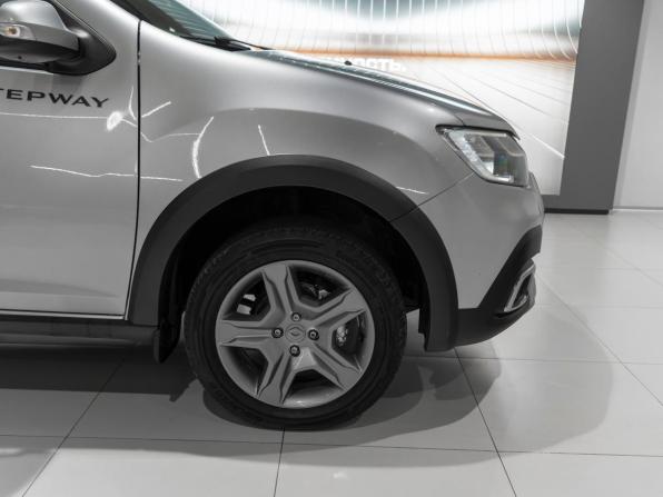 Renault Logan II Рестайлинг с пробегом 2021 года, цена 1 240 000 рублей, 108014 км, седан, Автокод Объявления