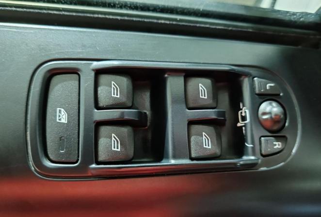 Land Rover Freelander II Рестайлинг с пробегом 2012 года, цена 1 570 000 рублей, 269605 км, внедорожник, Автокод Объявления