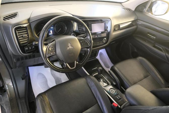Mitsubishi Outlander III Рестайлинг 2 с пробегом 2017 года, цена 1 999 000 рублей, 112000 км, внедорожник, Автокод Объявления