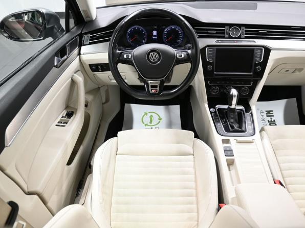 Volkswagen Passat B8 с пробегом 2015 года, цена 1 615 000 рублей, 211345 км, седан, Автокод Объявления