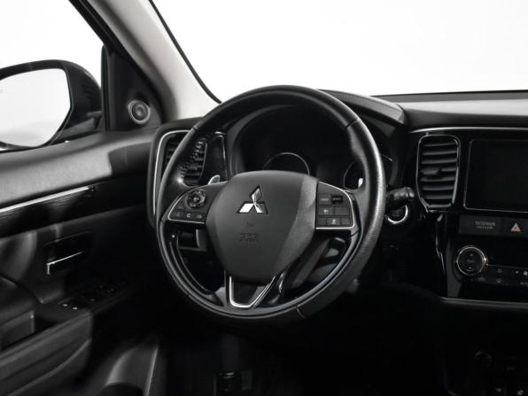 Mitsubishi Outlander III Рестайлинг 2 с пробегом 2018 года, цена 2 647 900 рублей, 88261 км, внедорожник, Автокод Объявления