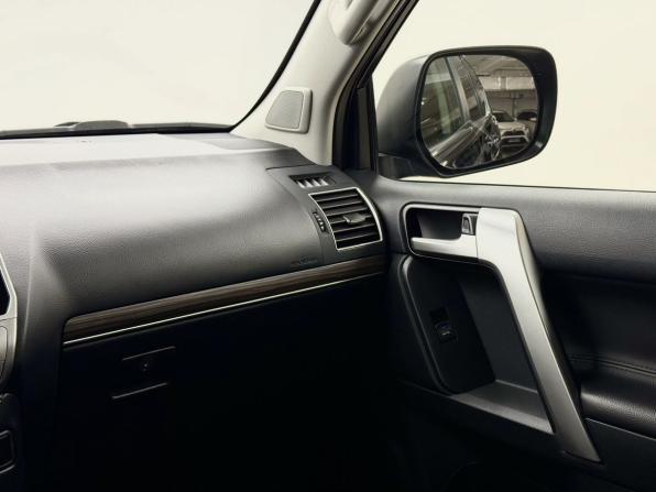 Toyota Land Cruiser Prado 150 Series Рестайлинг 2 с пробегом 2019 года, цена 5 599 000 рублей, 112739 км, внедорожник, Автокод Объявления