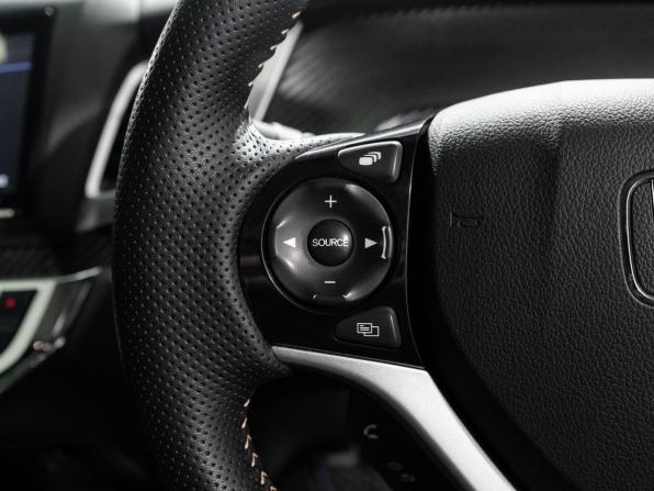 Honda Jade I Рестайлинг с пробегом 2018 года, цена 1 399 500 рублей, 141510 км, компактвэн, Автокод Объявления