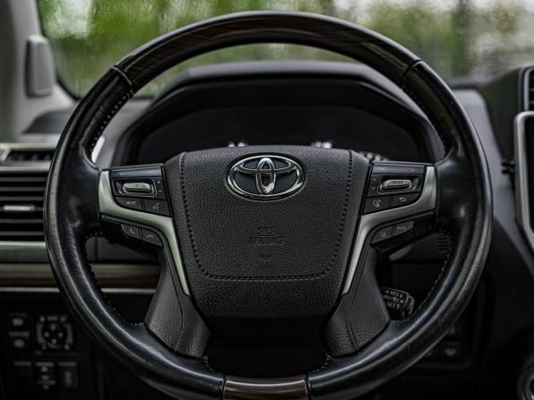 Toyota Land Cruiser Prado 150 Series Рестайлинг 2 с пробегом 2018 года, цена 5 132 000 рублей, 101381 км, внедорожник, Автокод Объявления