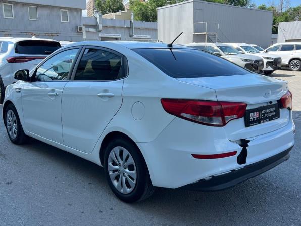 Kia Rio III Рестайлинг с пробегом 2015 года, цена 690 000 рублей, 180065 км, седан, Автокод Объявления